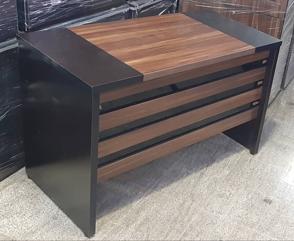 مكتب 140 * 70 10